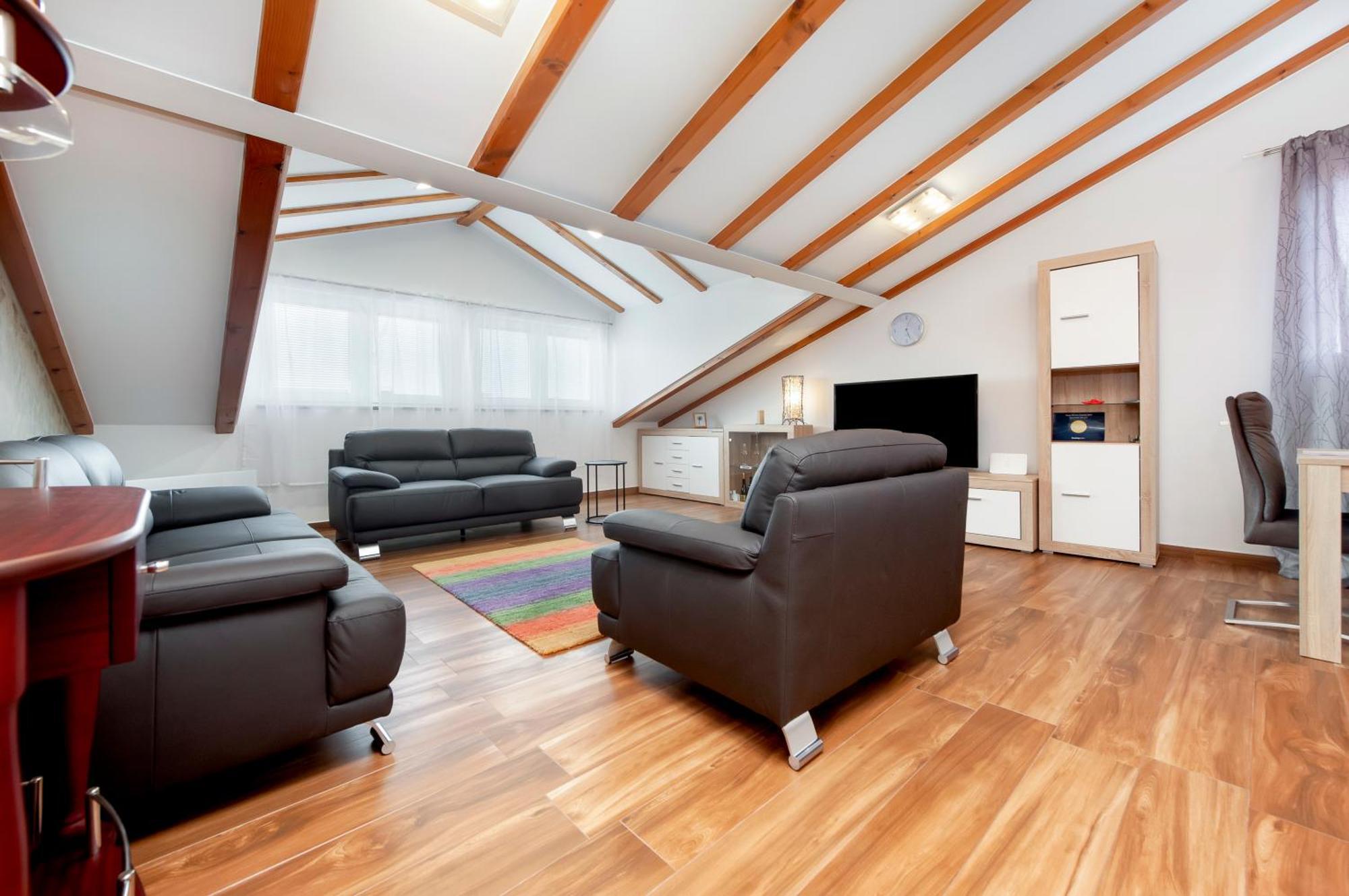Apartment The Loft Ровин Екстериор снимка