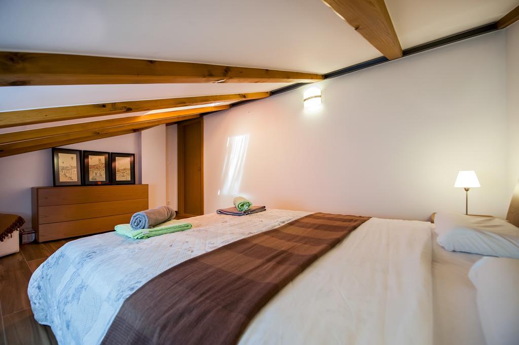 Apartment The Loft Ровин Екстериор снимка